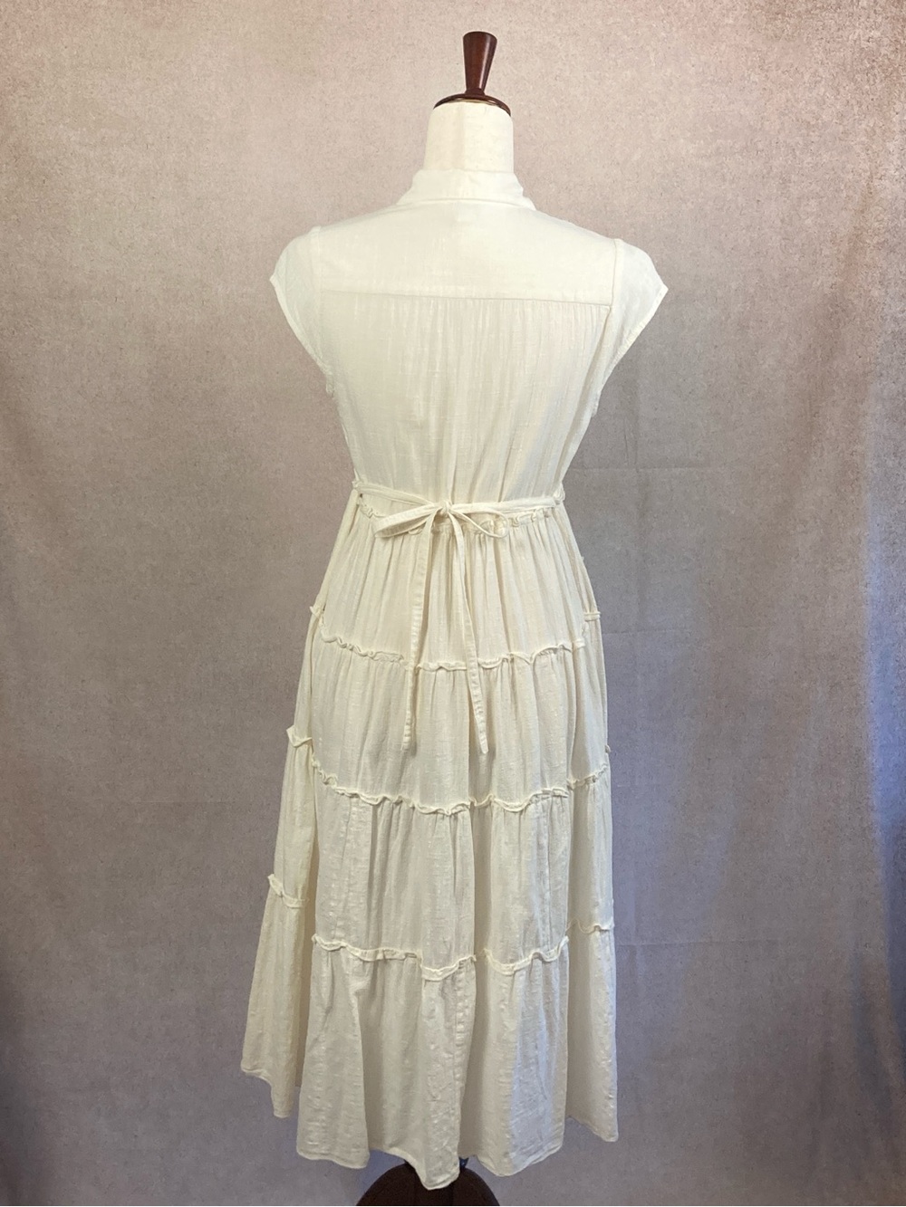 Cream Button-Front Tiered Midi Dress with Embroidered Pockets - Picture 2 of 9